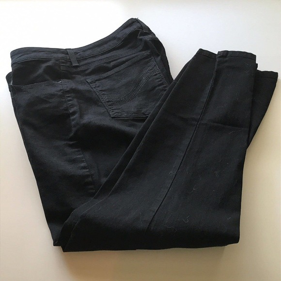 Lee Jeans Strait Leg Classic Fit Black SZ12 Inseam 30 Pre-Owned - Picture 1 of 7